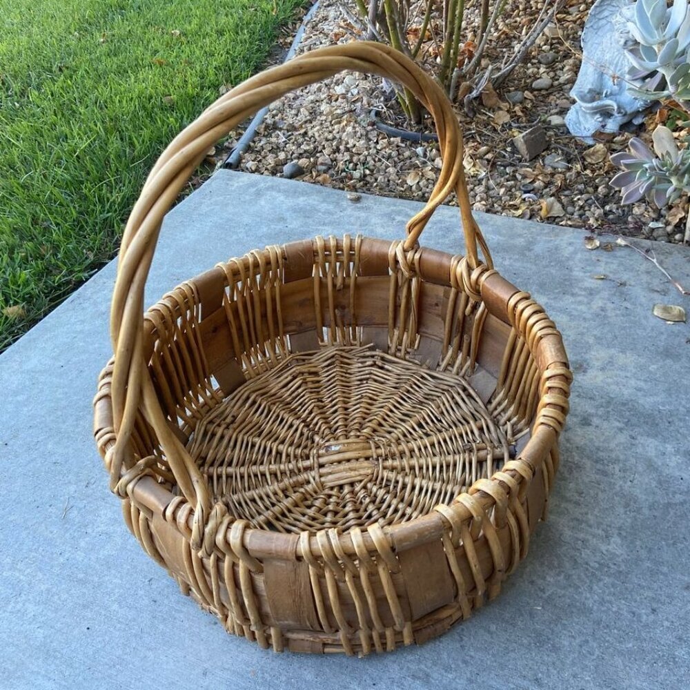 Extra Large Rattan Basket - Picture 4 of 4